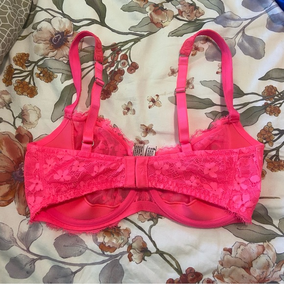 Hot pink Victoria's Secret Underwire Bra size 34DDD - Picture 2 of 3